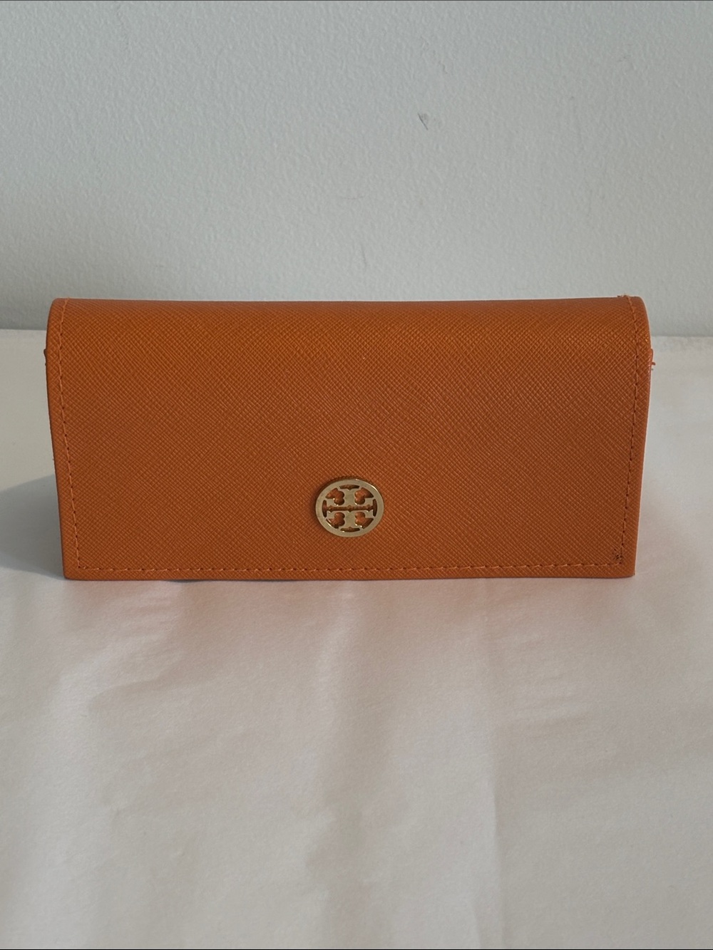 Tory Burch textured sunglasses case travel hard shell eyeglass case orange OS